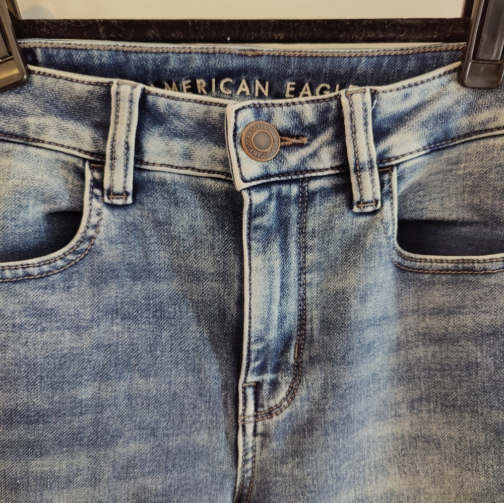 AE Ripped Distressed Hi-Rise Jegging - Picture 4 of 7
